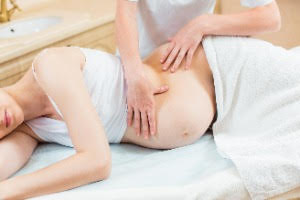 Massage Emane & Sens, Accompagnante périnatale et praticienne en bien naître